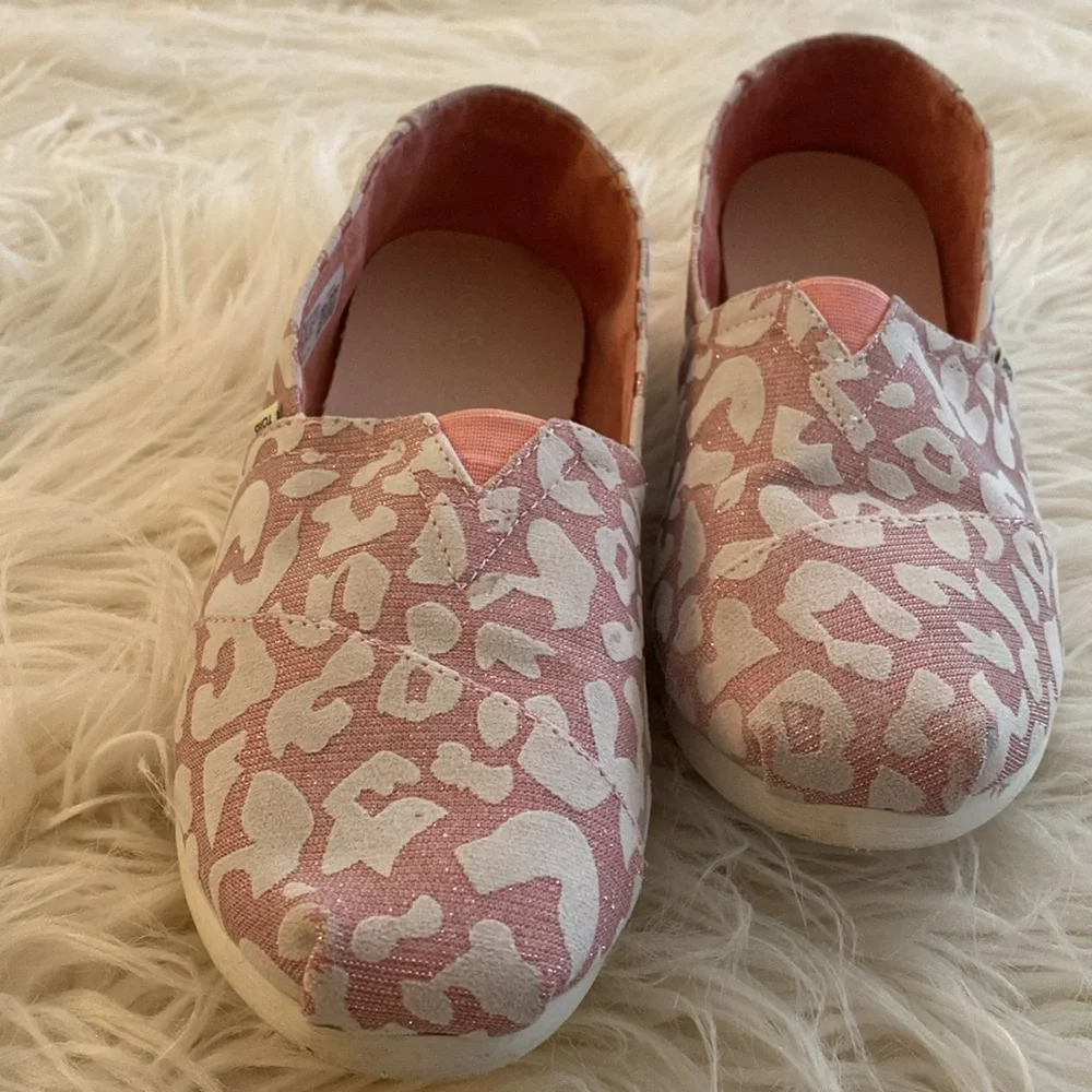 TOMS flats